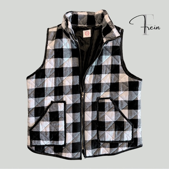 Wanna B Jackets & Blazers - EUC • Women’s Small Preppy Black & White Gingham Quilted Vest